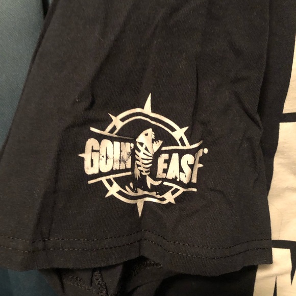 Bass lives matter, fishing T-shirt.   (Inventory tub #1). - Picture 4 of 6